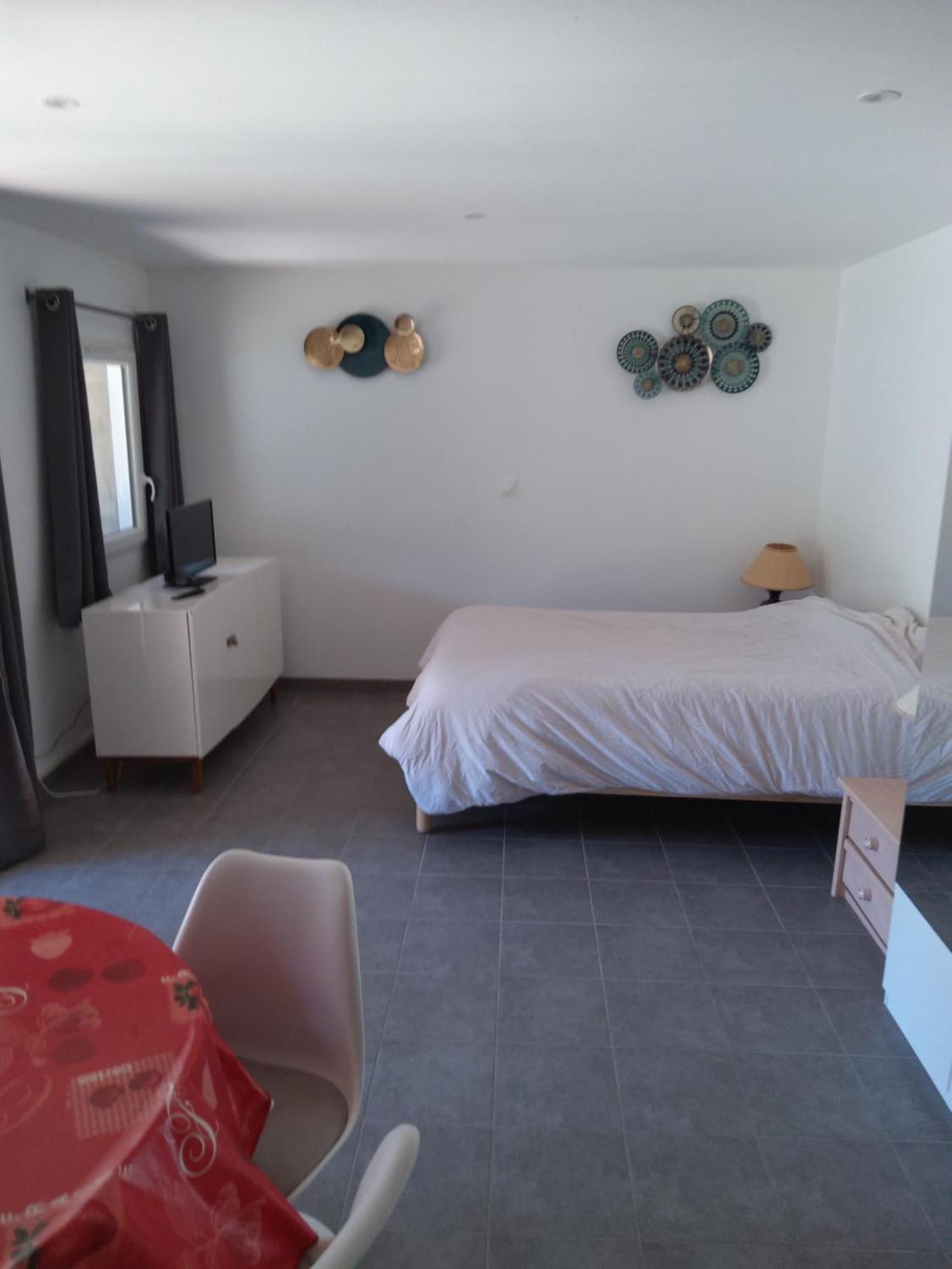 Appartamento Meublé avec cour Sotteville-lès-Rouen Esterno foto
