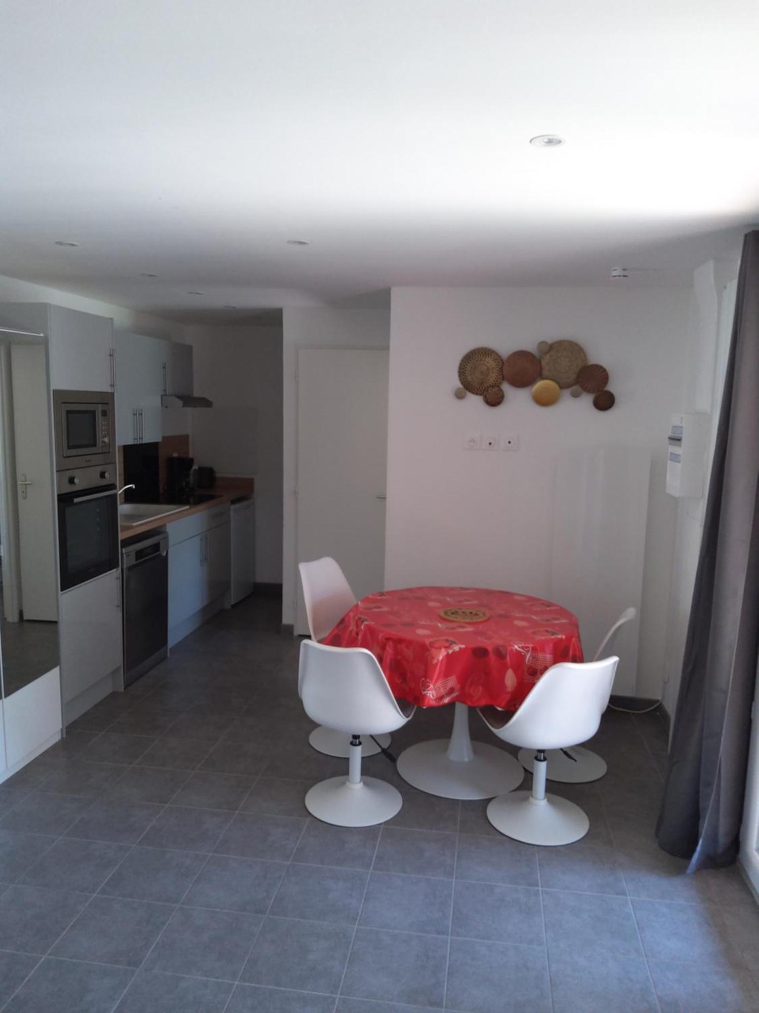 Appartamento Meublé avec cour Sotteville-lès-Rouen Esterno foto
